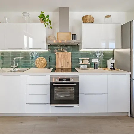 Don Carlos - Adults Only ! شقة