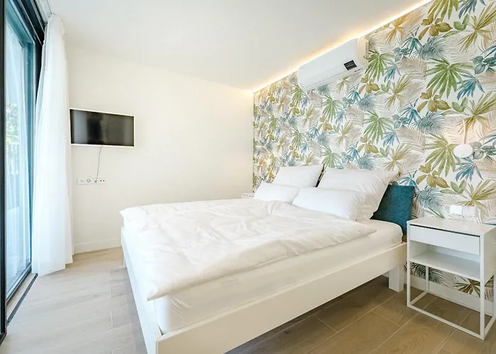 Don Carlos - Adults Only !