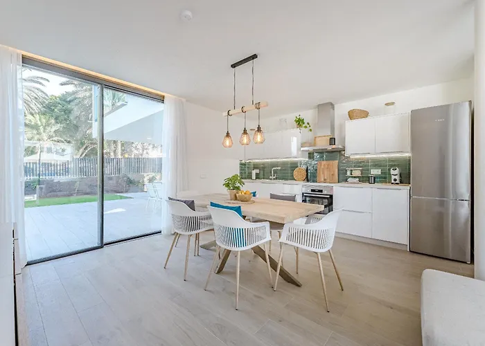 Don Carlos - Adults Only ! * Playa de las Americas (Tenerife)