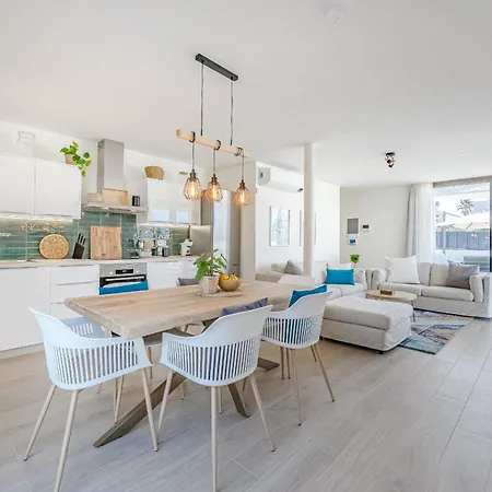 Don Carlos - Adults Only ! Daire