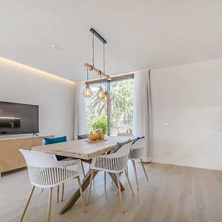 Don Carlos - Adults Only ! דירה *